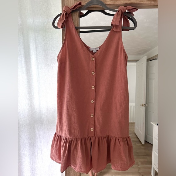 Dress - Picture 1 of 2